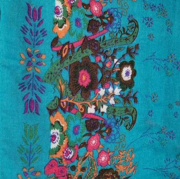 Brilliant Colored Scarf 40x40 - Picture 3 of 4